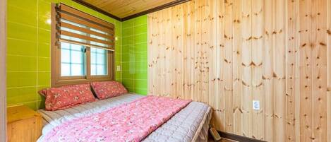Room (Dallim) | Free WiFi, bed sheets