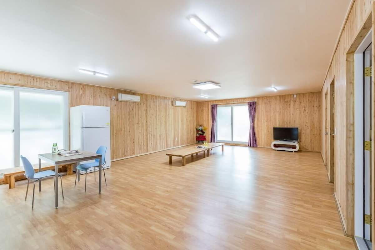 Habitación (Group2) | Wifi gratis y ropa de cama