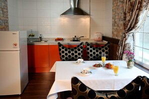 Quarto (A1Zeus) | Wi-Fi de cortesia, roupa de cama