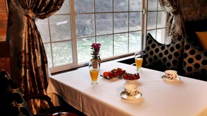 Room (A1Zeus) | WiFi (free), bed sheets - Hera Pension (Gapyeong)