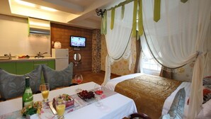 Room (B5Cronus) | WiFi (free), bed sheets - Hera Pension (Gapyeong)