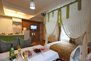 Room (B5Cronus) | Free WiFi, bed sheets - Hera Pension (Gapyeong)