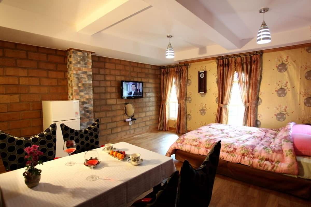 Room (B1Aphrodita)