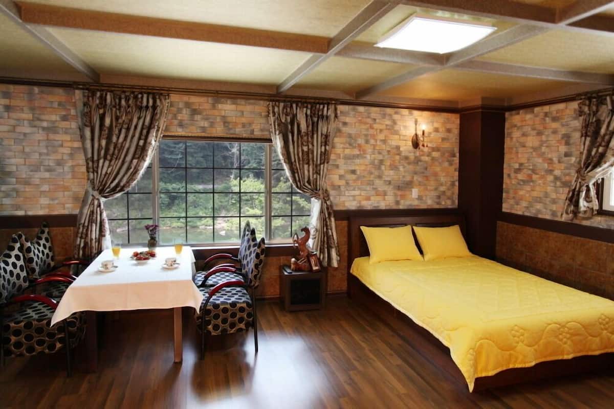 Room (A1Zeus)