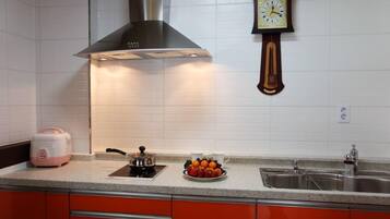 ใซใผใ (A2Hera) | WiFi (็กๆ)ใใใใใทใผใ