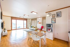 Kamer (Second Floor) | Gratis wifi, beddengoed