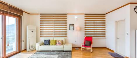 Zimmer (Second Floor)