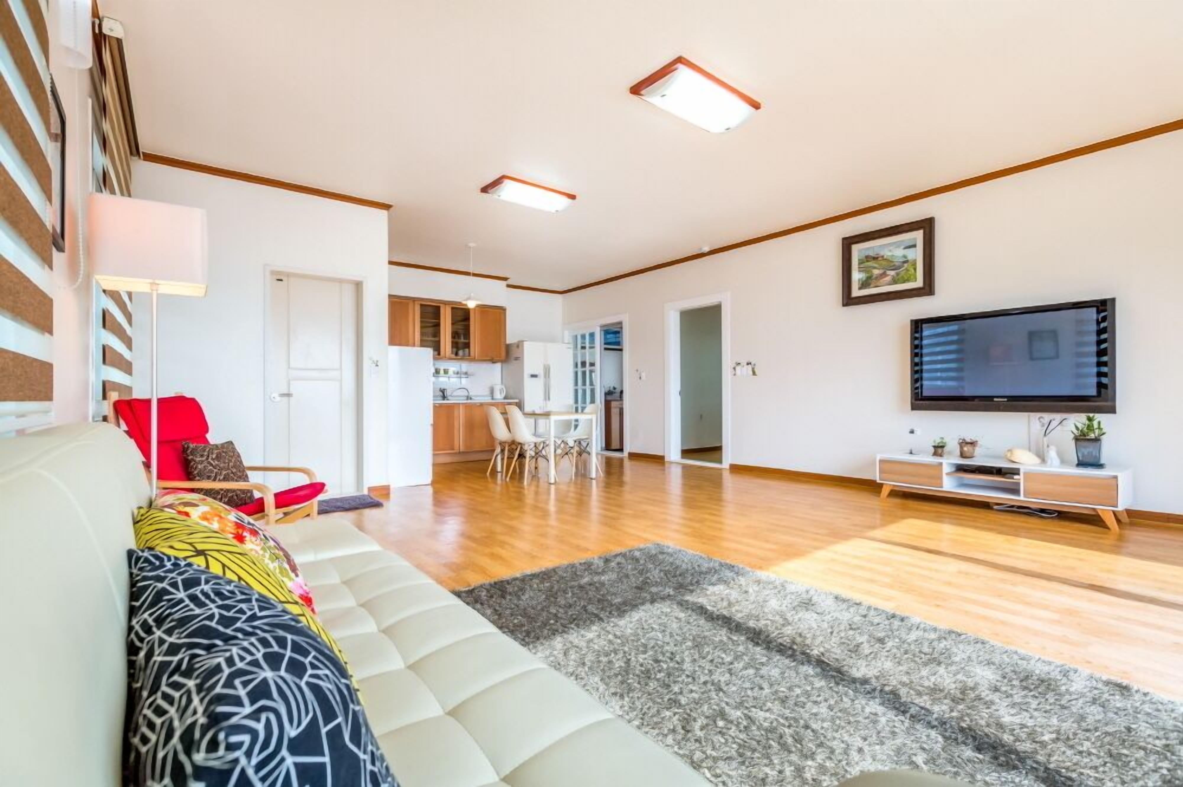 Camera (Second Floor) | Wi-Fi gratuito, lenzuola