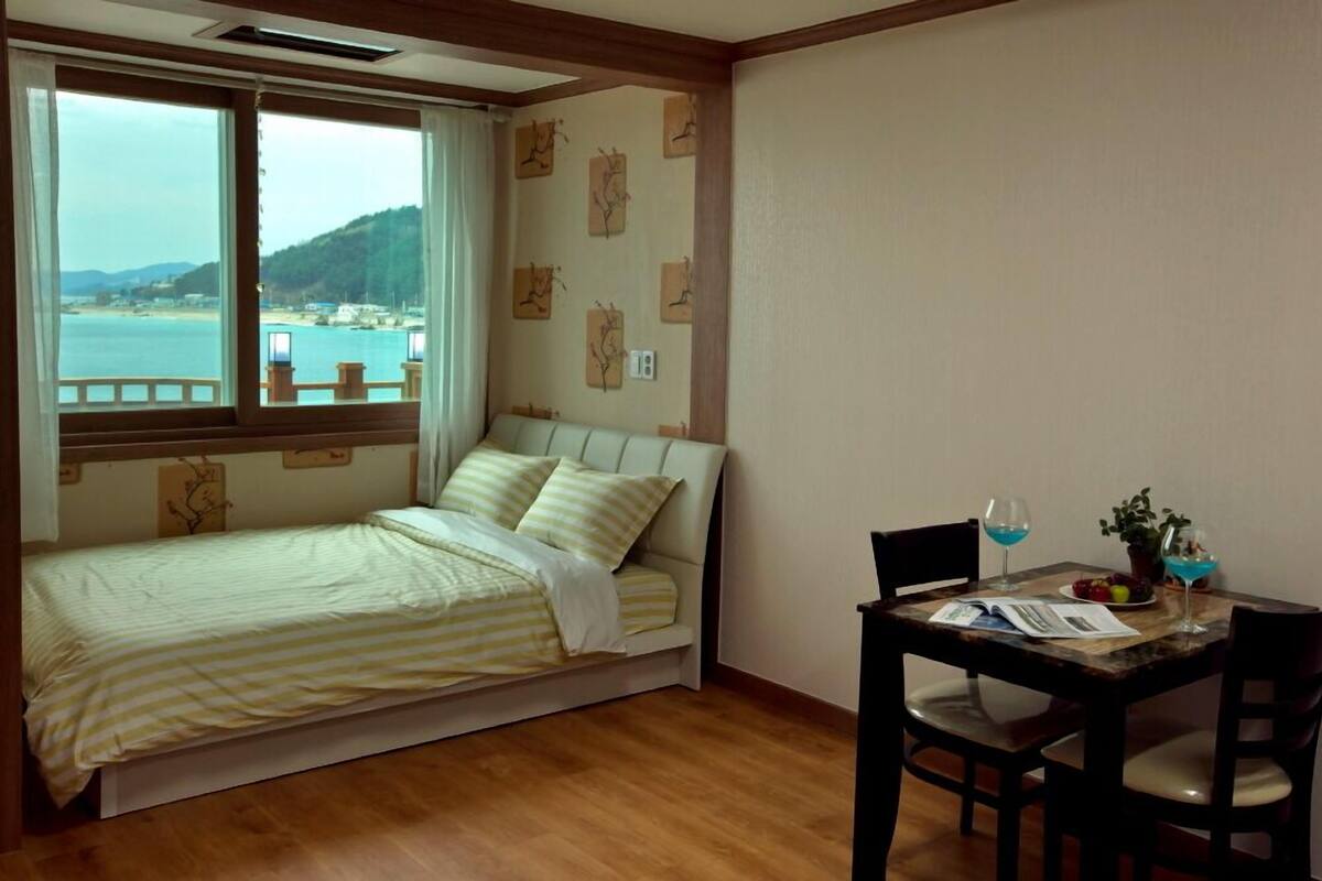 Chambre (Eun Eo)