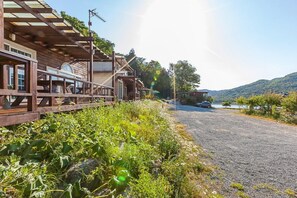 Exterior - Unrim Pension (Jindo)