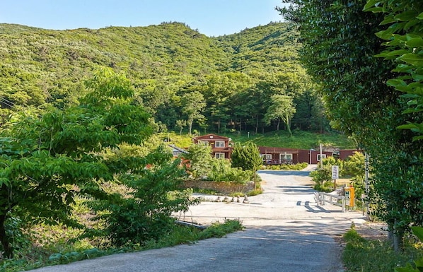 Exterior - Unrim Pension (Jindo)