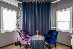 Room (Pearl Violet) | Free WiFi
