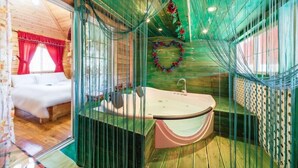 Room (Kkotnimbang) | WiFi (free), bed sheets - Hamchorom Pension (Pyeongchang)