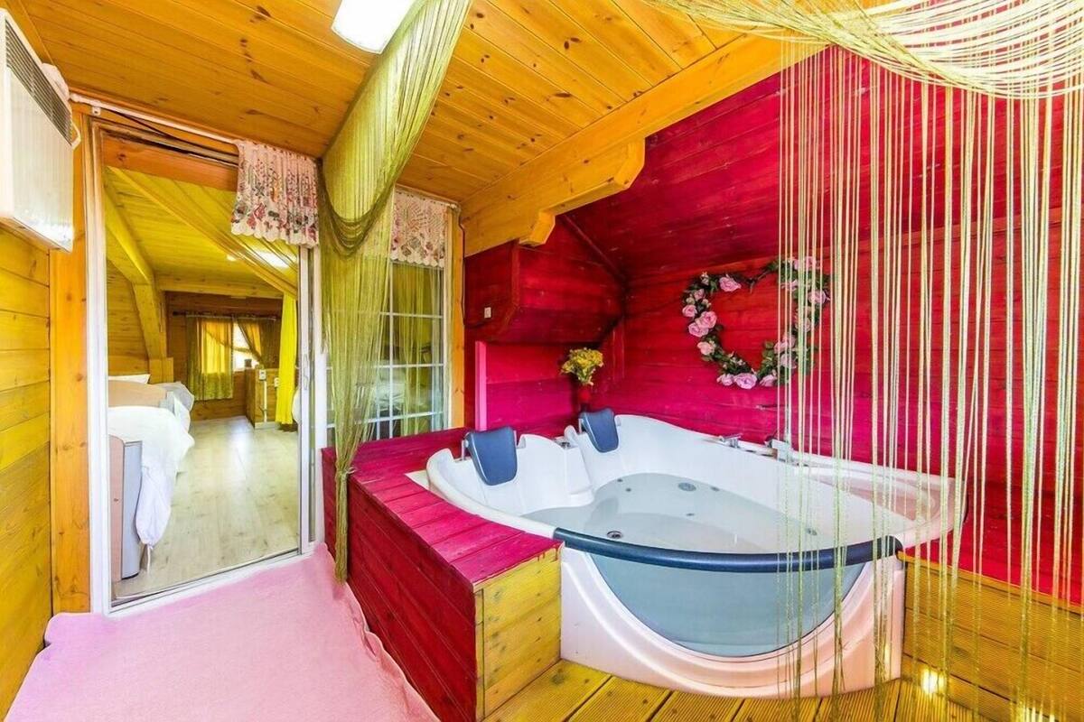 Room (Byulnimbang) | WiFi (free), bed sheets