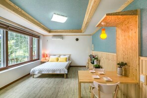 Room (Ggotnim 1) | Free WiFi, bed sheets