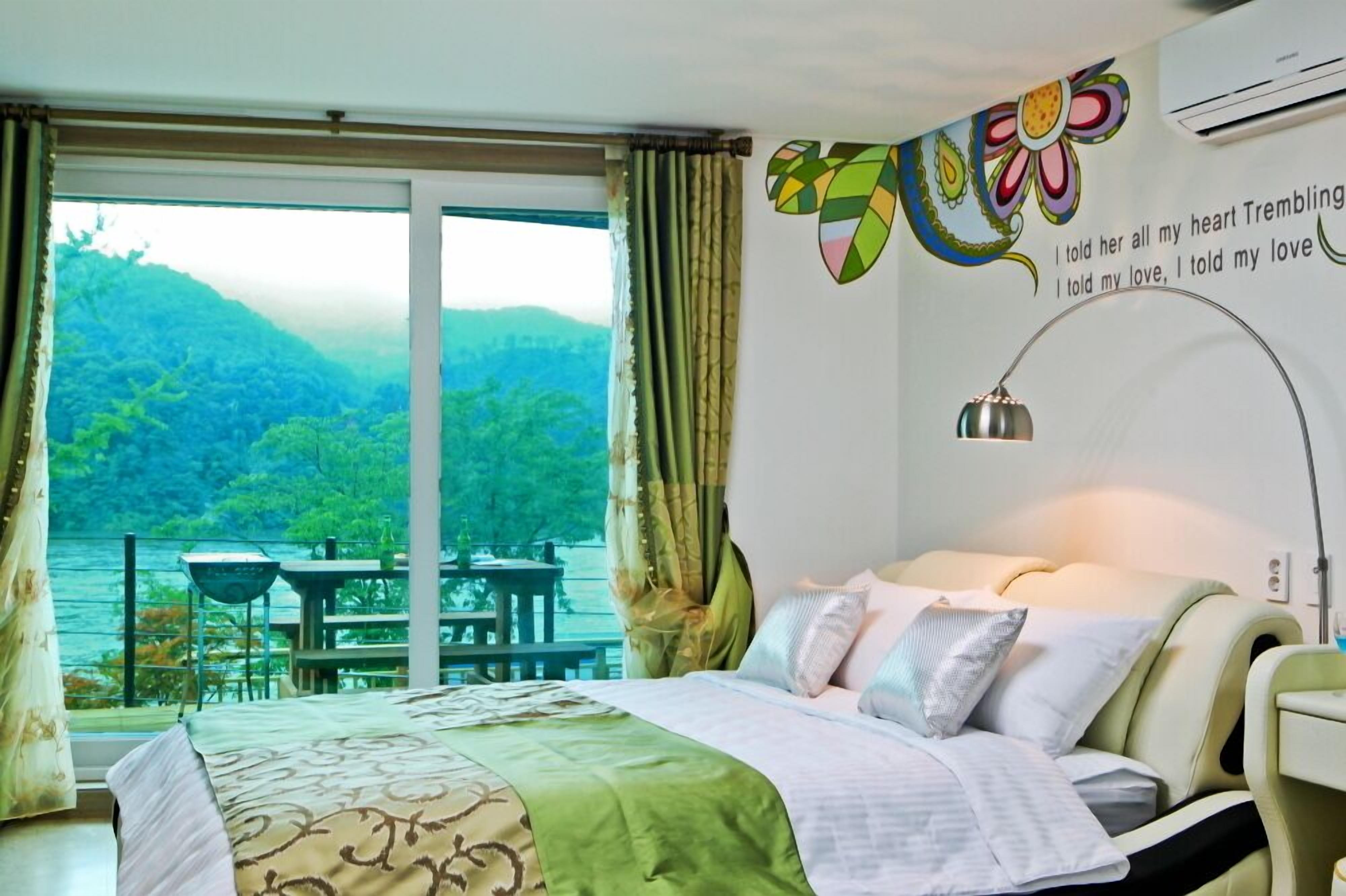 Room (Laurence106) | Free WiFi, bed sheets