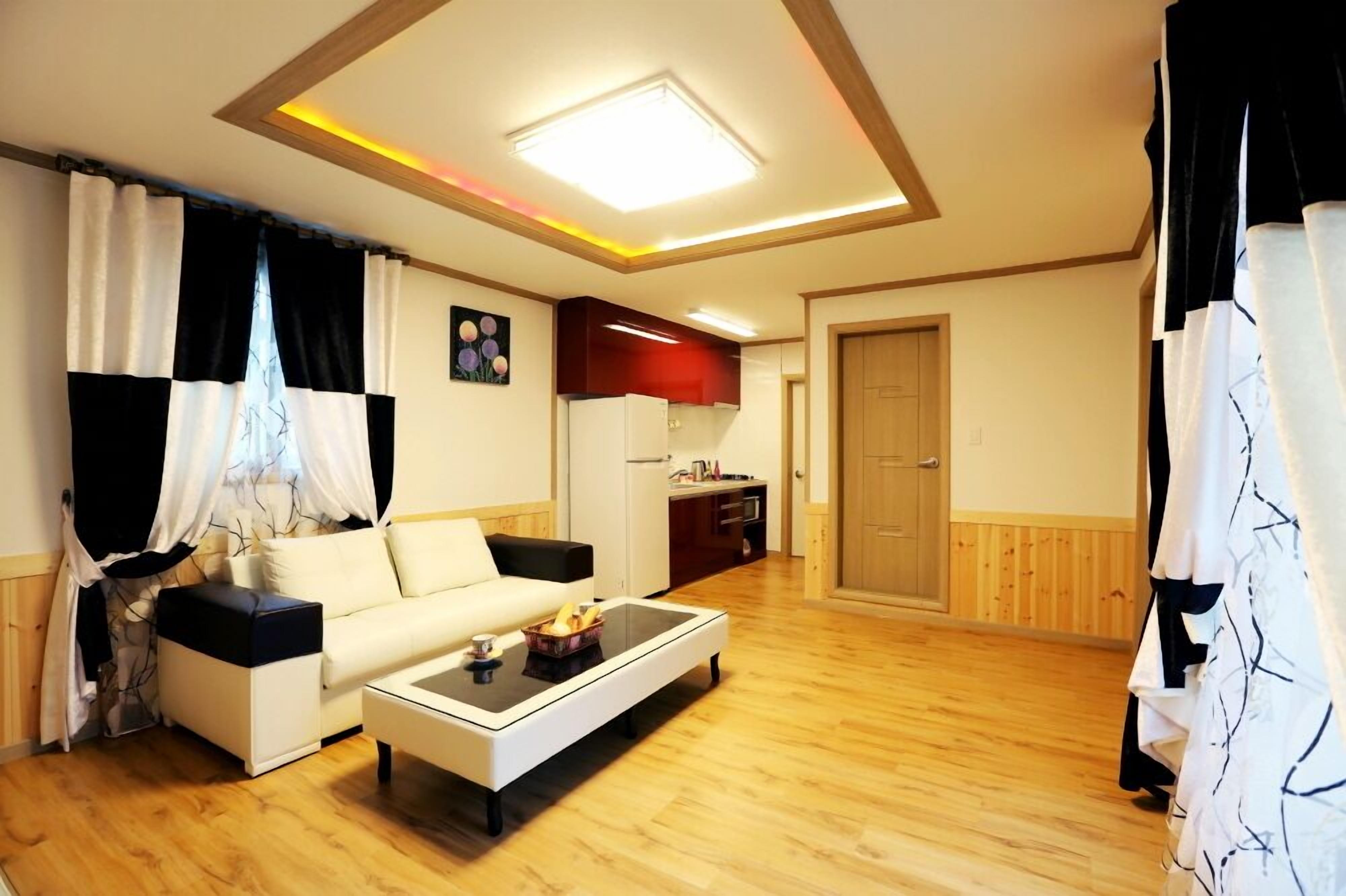Room (Chanel(Private)) | Free WiFi, bed sheets