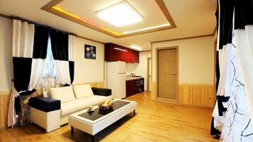 Room (Chanel(Private)) | Free WiFi, bed sheets