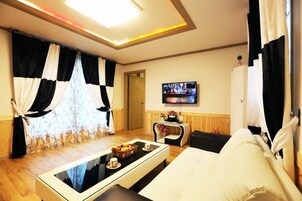 Room (Chanel(Private)) | Free WiFi, bed sheets