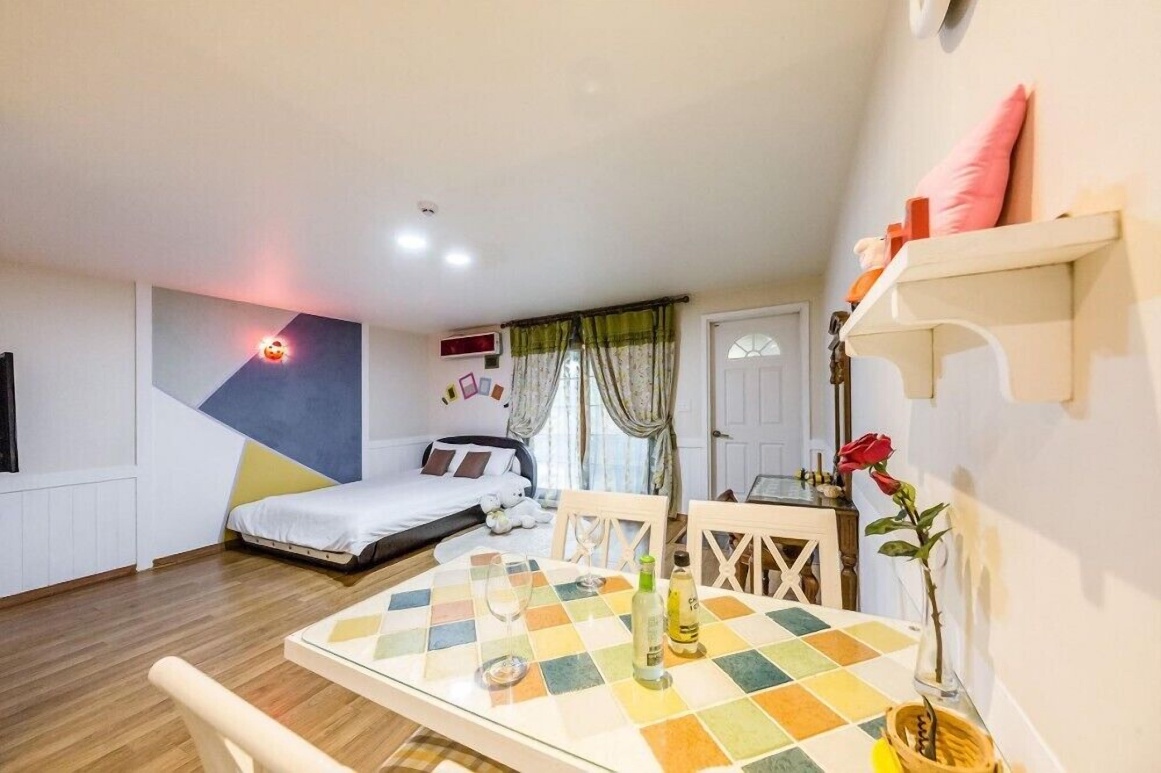 Room | Free WiFi, bed sheets