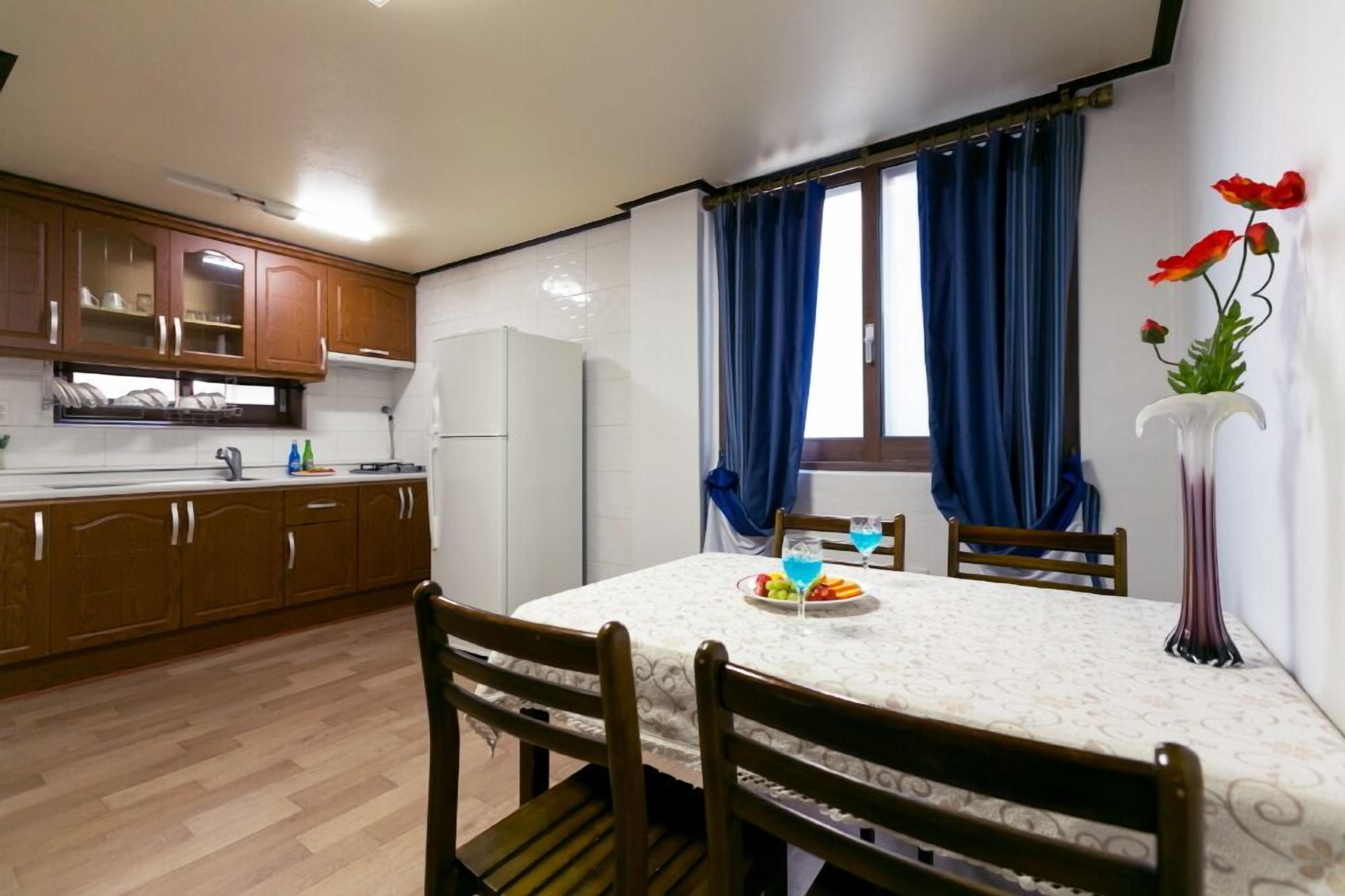 Room (101) | WiFi (free), bed sheets
