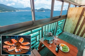 Room (Gaenari) | Free WiFi, bed sheets - Gaejul Trip Pension (Geoje)