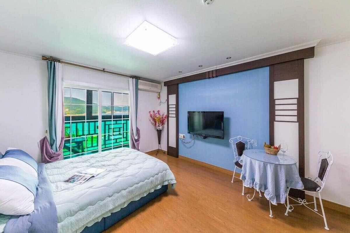 Room (Baeghap) | Free WiFi, bed sheets