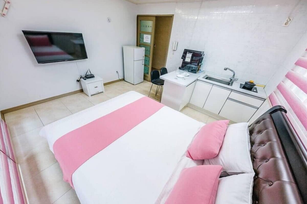 Room (201 Venezia) | WiFi (free), bed sheets