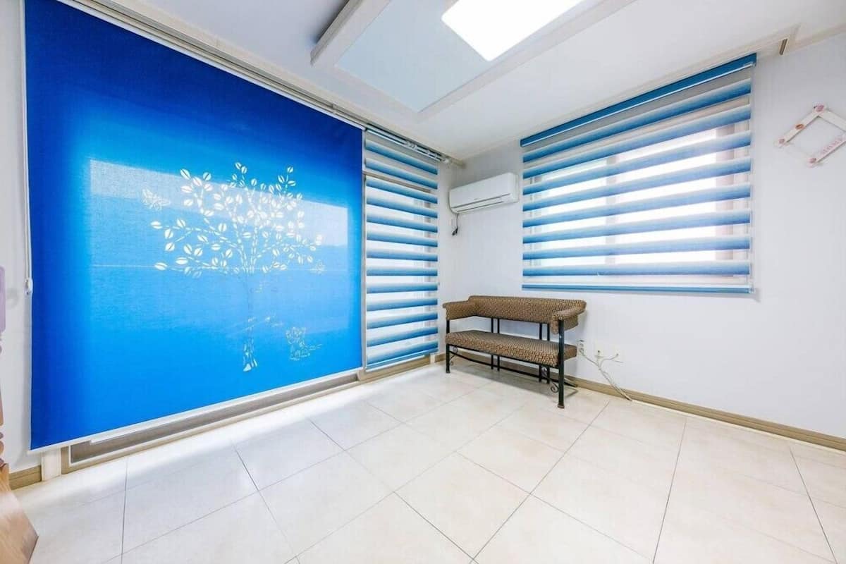 Room (203 Positano) | WiFi (free), bed sheets