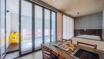 Room (Hue1) | Free WiFi, bed sheets