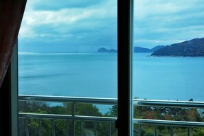 Room (Eunhasoo) | Free WiFi, bed sheets