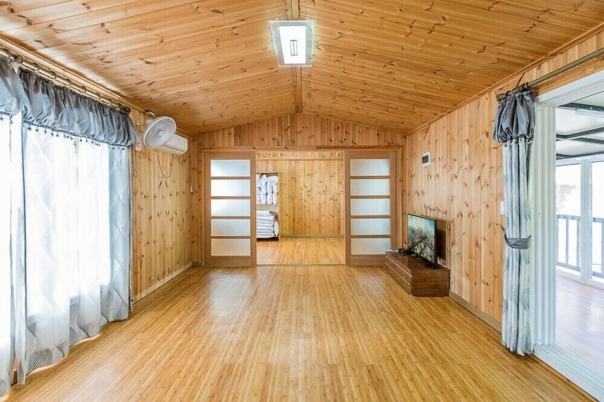 Habitación (Byulchae) | Wifi gratis y ropa de cama