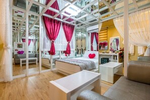Quarto (Motel 2nd floor Geoul) | Wi-Fi de cortesia, roupa de cama