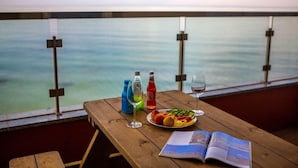 Room (Pension 3rd floor Sonamu) - Youngduk Hue Pension & Motel (Yeongdeok)