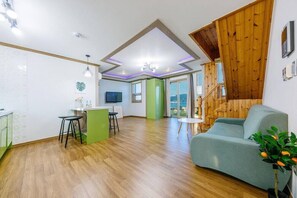 Room (Big bear) | Free WiFi, bed sheets