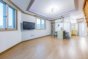 Zimmer (Jupiter) | Kostenloses WLAN, Bettwäsche