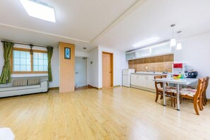 Chambre (102) | Wi-Fi gratuit, draps fournis