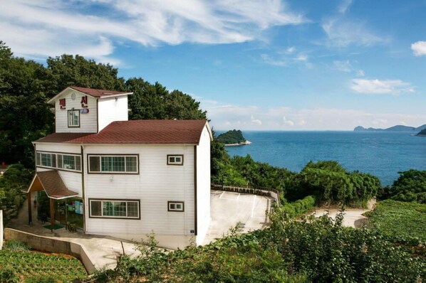 Exterior - Forest Village Padosori Pension (Geoje)