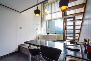 Room (Art 202) | Free WiFi, bed sheets