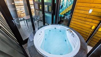 Room (VIP) | Free WiFi, bed sheets