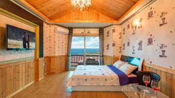 Room (204) | Free WiFi, bed sheets