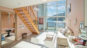 Room (202 duplex spa) | Free WiFi, bed sheets