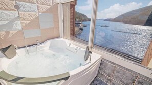 Room (202 duplex spa) | Free WiFi, bed sheets