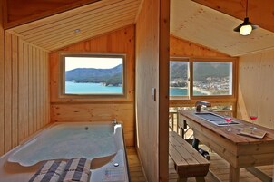 Room (Baram/couple) | Free WiFi, bed sheets