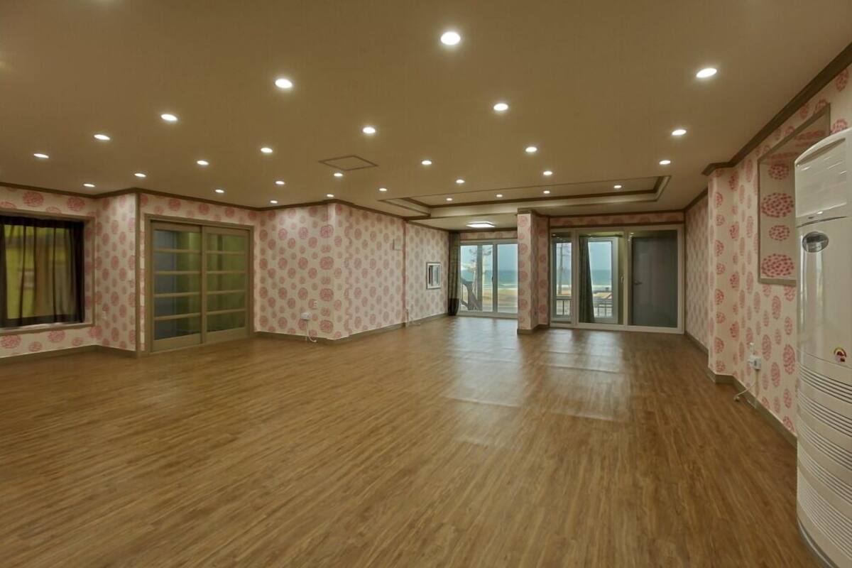 Room (Seongsanilchulbong)