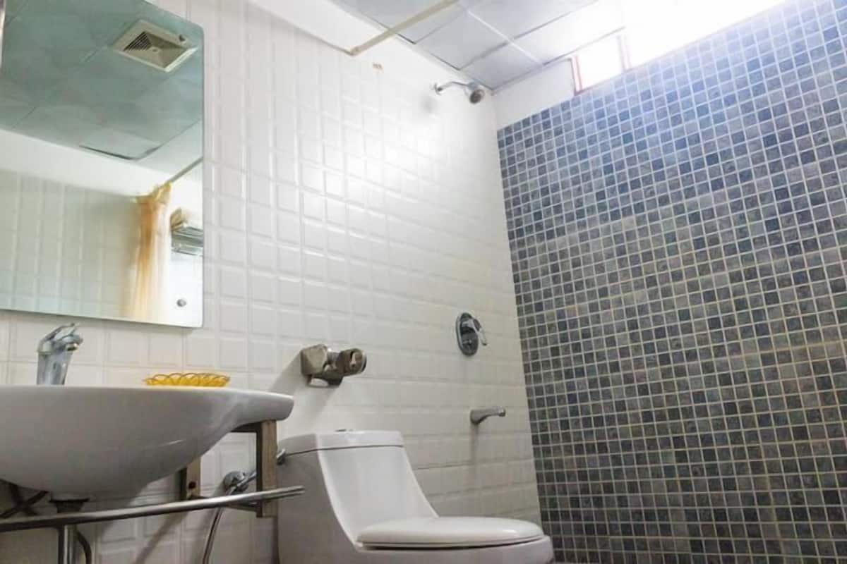 Bathroom | Shower, towels