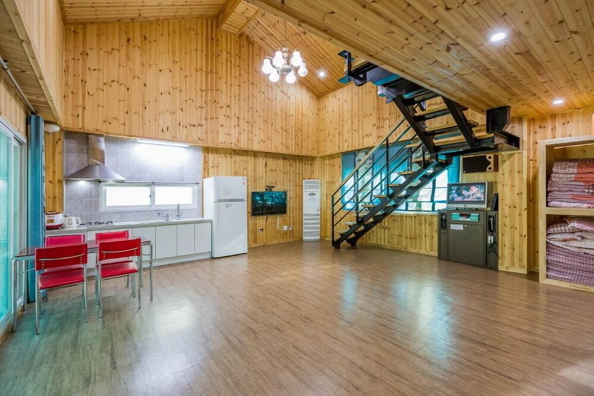 客房 (Byulgwan (2nd floor)) | 免费 WiFi、床单