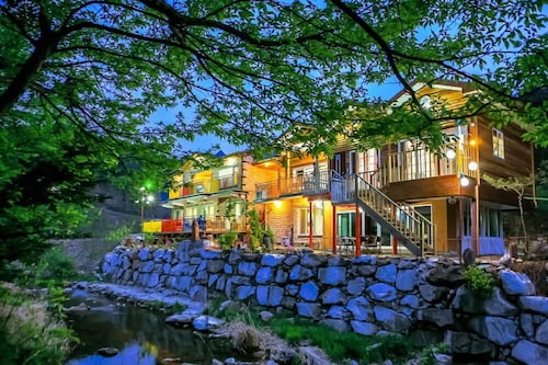 Mujigae Pension