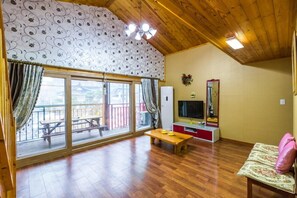 Huone (Yellow) | Ilmainen Wi-Fi, vuodevaatteet