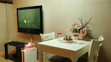 Room (Jook) | Free WiFi, bed sheets